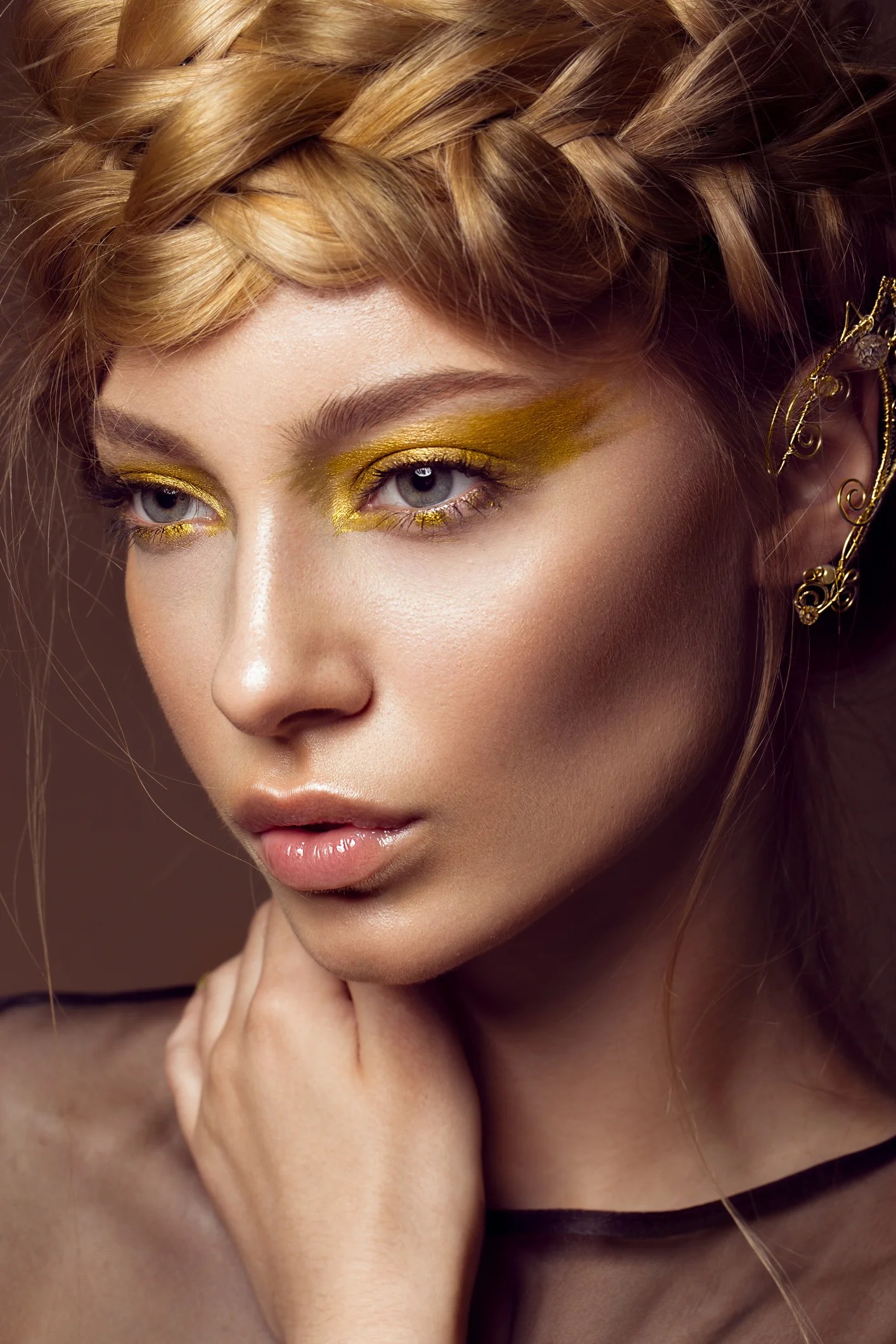 Non-Surgical Eyelid Lift